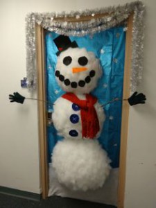 Снеговик на двери